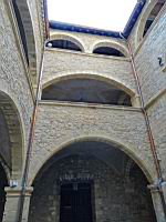 Aubenas, Chateau, Cour interieure, Galerie (09)